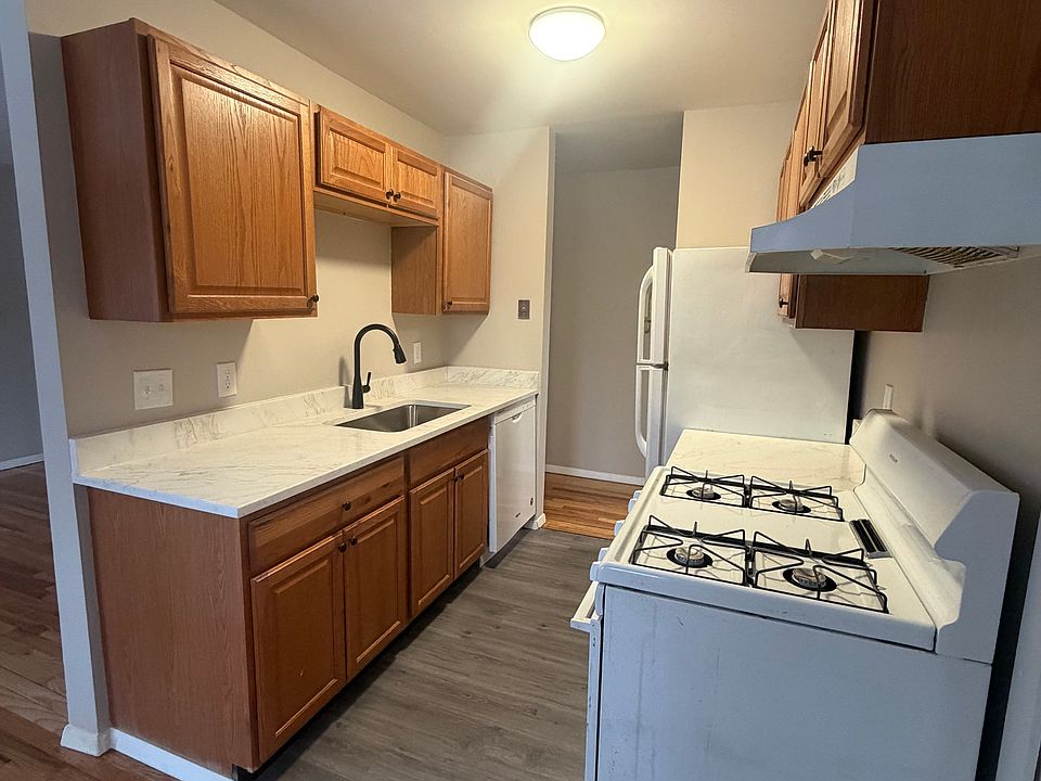 1st image of 154 Regency Park Dr