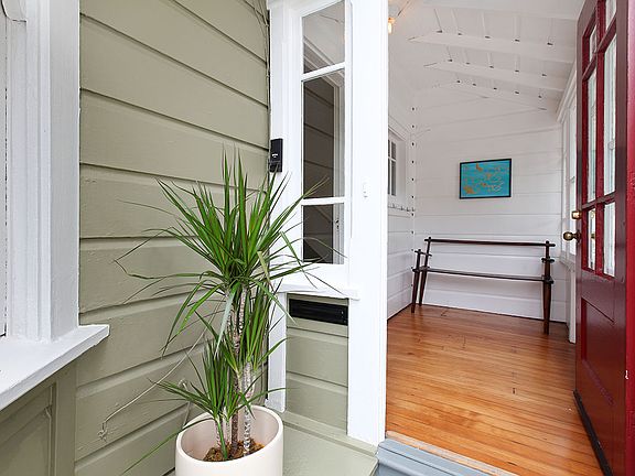 2nd image of 3401 Folsom St