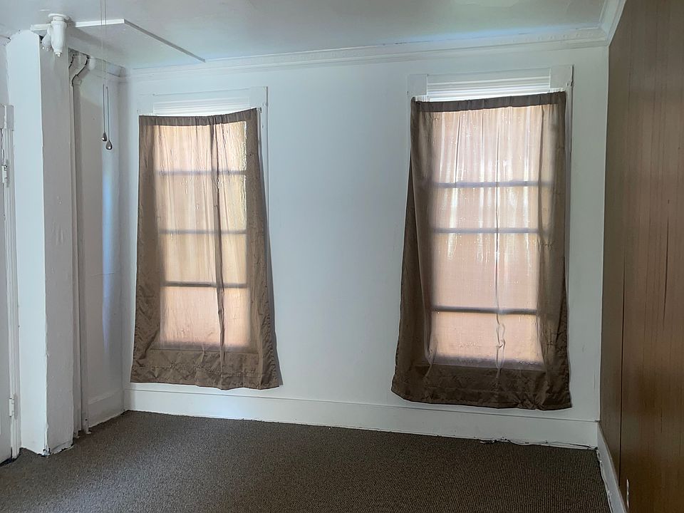 1st image of 901 1st St