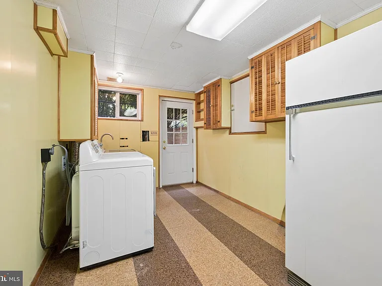 7016 Hopewood St — Photo 58