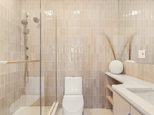 1242 Hancock Street image 8 of 11