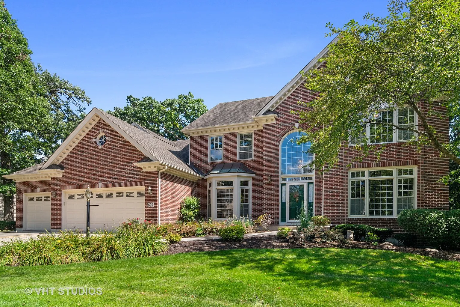627 Christopher Ln photo 1