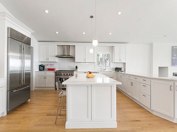 3rd image of 14C Clairedale Dr