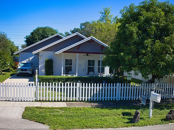 4th image of 2308 Fairway Drive