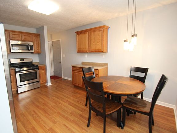 5th image of 80 Vicksburg Ln