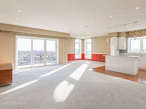 2nd image of 395 Graceland Ave Unit 703