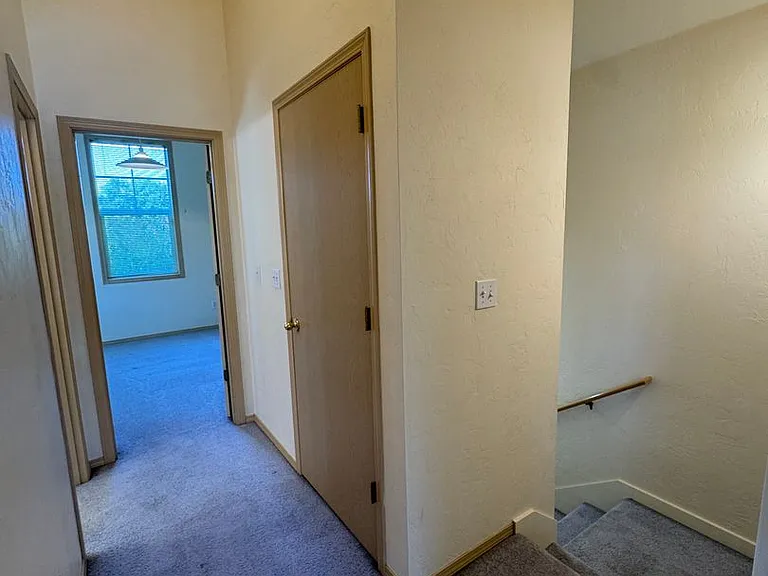 1547 Lincoln St — Photo 9