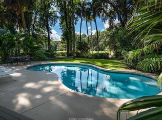 16 Woodbine Pl, Hilton Head Island, SC 29928
