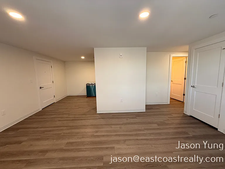 1743 Washington St #10 — Photo 9