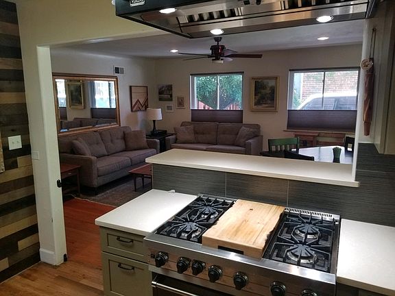 5th image of 820 Krameria St