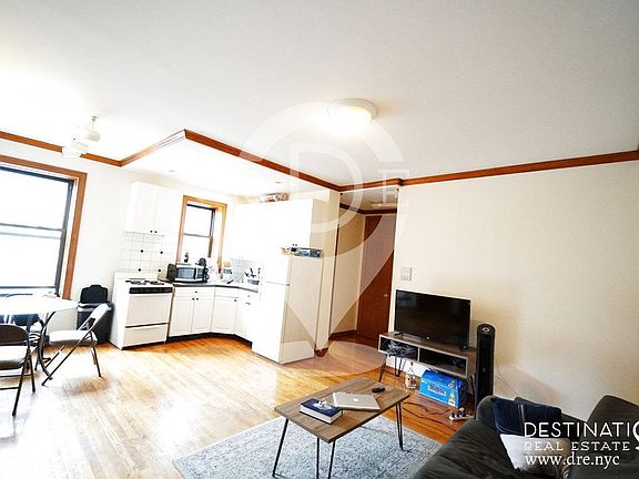 2nd image of 511 9th St Ste A