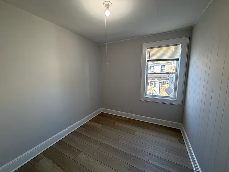 1114 Lancaster Ave — Photo 3