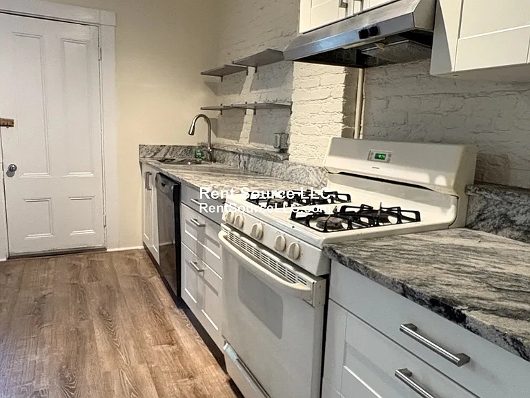 30 Wyatt St — Photo 8