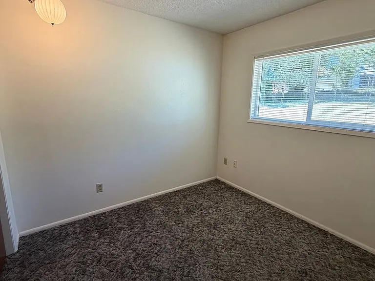1117 N Alameda Ave — Photo 9