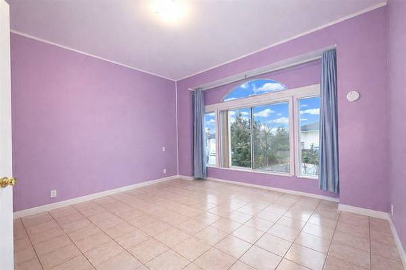 Surrey House for rent - 3 Bedrooms — photo 22