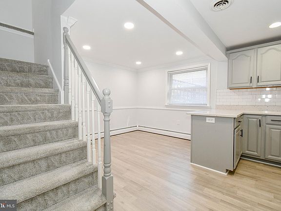 5th image of 3589 Forestdale Ave