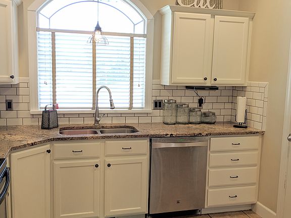 5th image of 1085 Centennial Dr