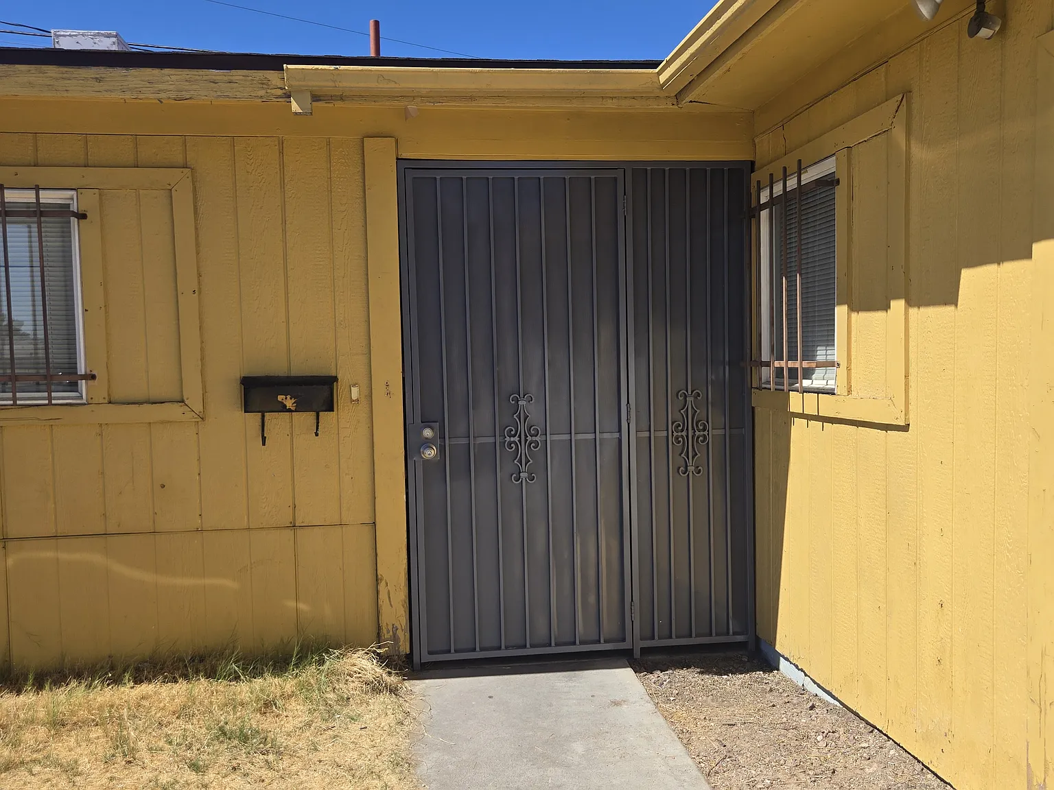 3 bed, 1350 sqft, $2,295 — Photo 2