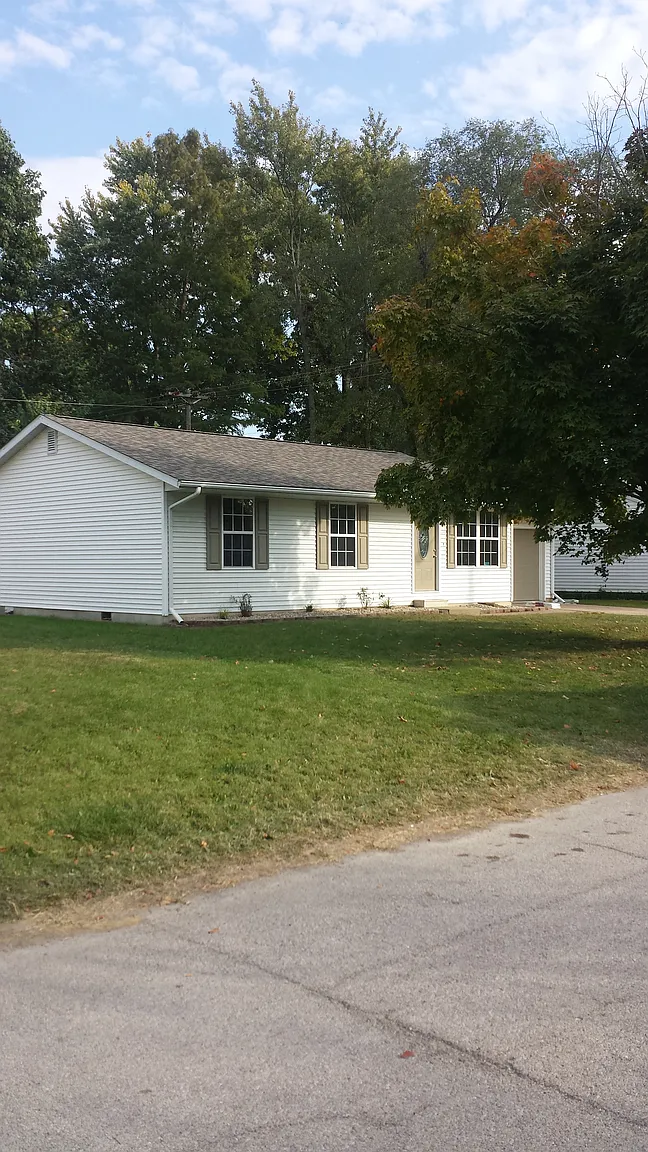 702 Lancelot Ln photo 1