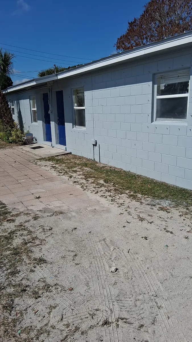 Building Photo - 803 Avenue G #A