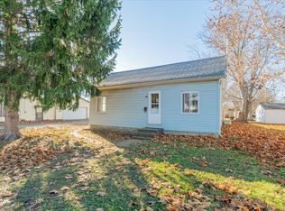 713 N George St, Clinton, IL 61727