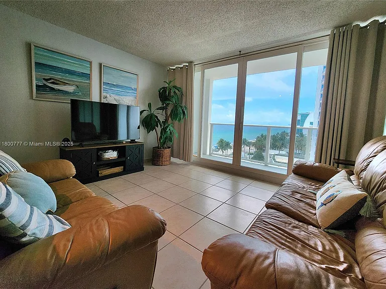 3505 S Ocean Dr #815 — Photo 7