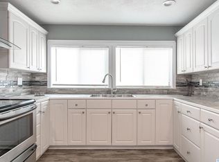 917 W Entiat Ave, Kennewick, WA 99336
