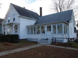 7 Pleasant St, Pepperell, MA 01463