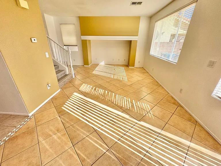 9511 Spring Blush Ave — Photo 3