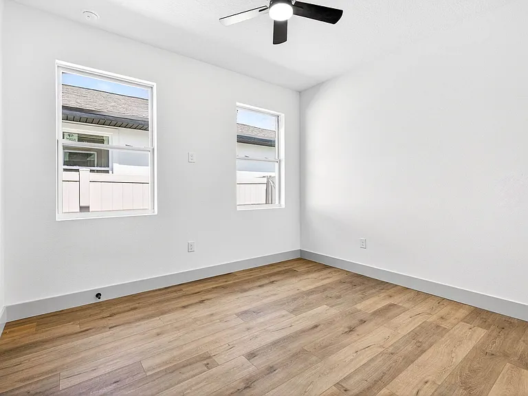 1145 29th St N — Photo 29