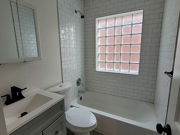 5th image of 4329 Mercier St #2S-4329-2S