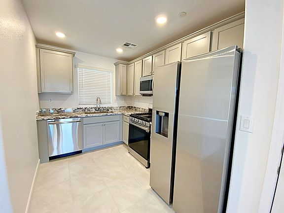 5th image of 317 Bay Village Pl