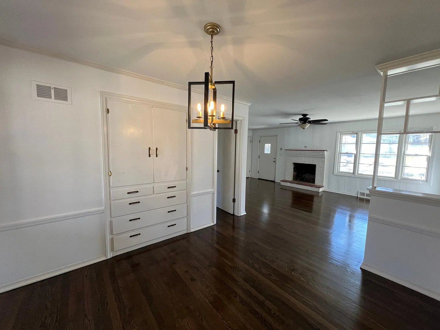 3 bed, 1200 sqft, $2,850 — Photo 2