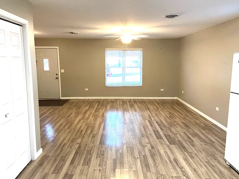 517 W Park St — Photo 3