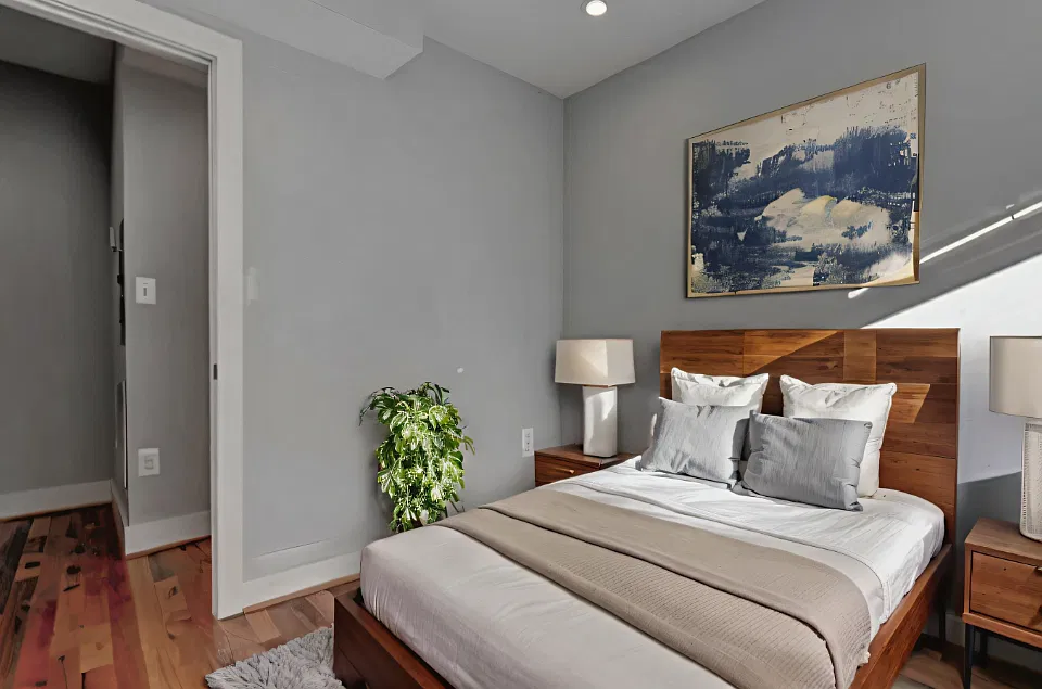 1911 M St NE #1