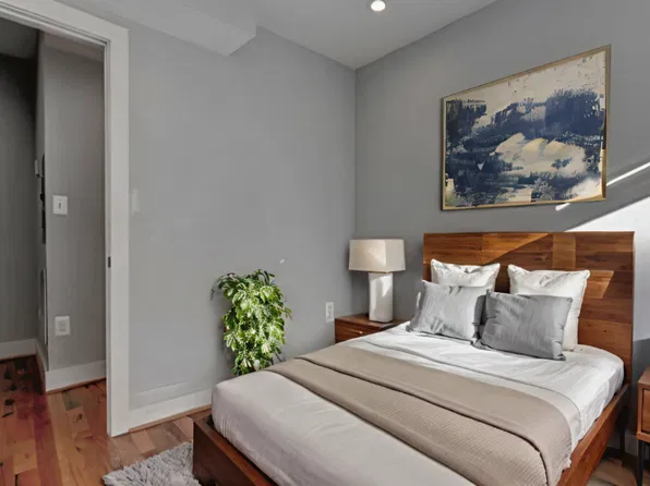1911 M St NE #1, Washington, DC 20002