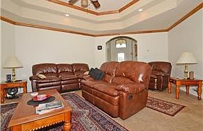 5th image of 136 Creekwood Trl