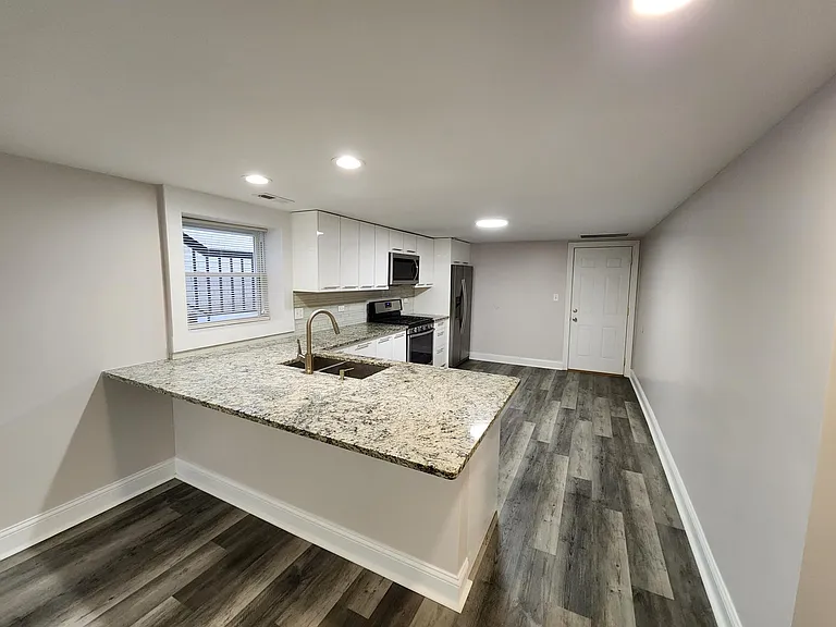 6141 N Richmond St #G — Photo 8