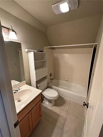 336 Lismore Ln — Photo 10