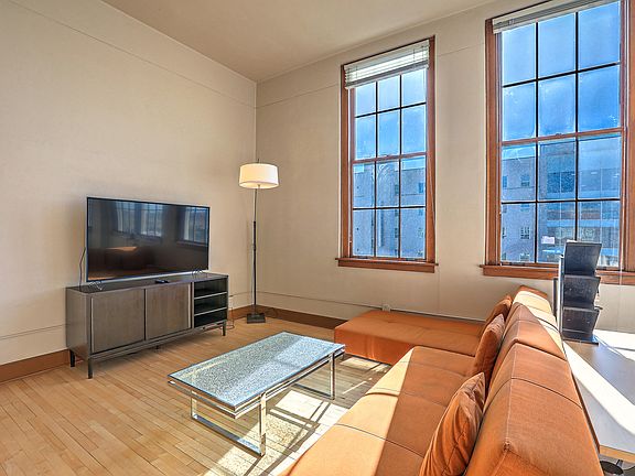 3rd image of 100 Broadway Blvd NE APT 304