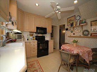 3rd image of 28 Milford Dr