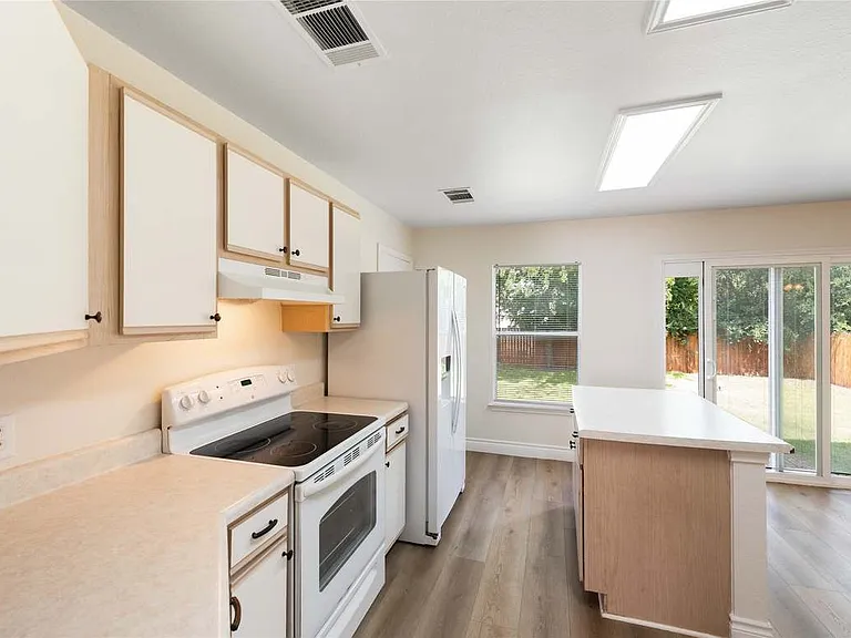 2620 Stapleford Dr — Photo 6