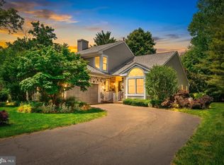 22 Boxwood Dr, Princeton, NJ 08540