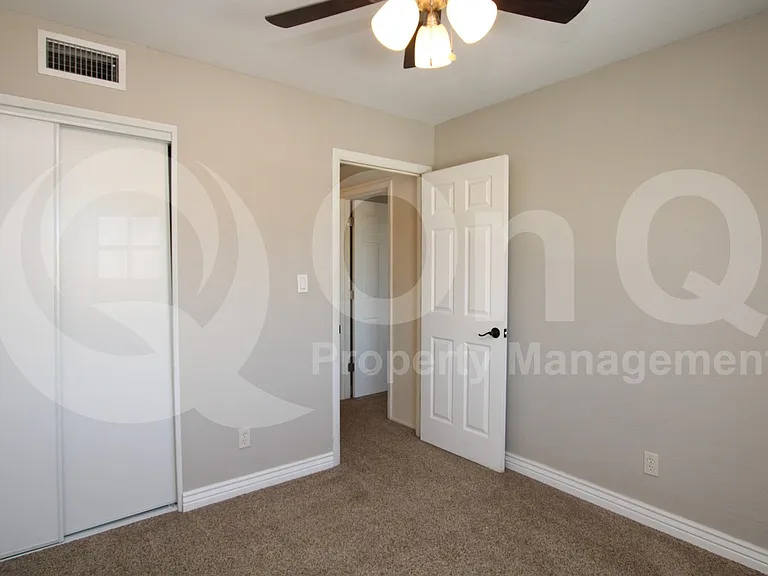 4601 E Southgate Ave — Photo 7