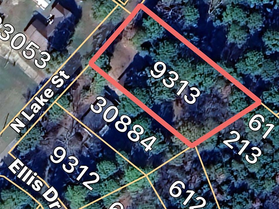 2nd image of 950 N Lake St
