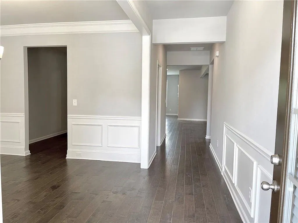 4 bed, 2.5 bath, 2804 sqft, $2,900 — Photo 4