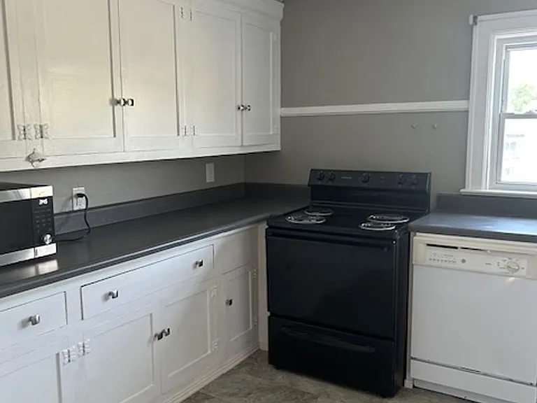 1301 Pickett St — Photo 14