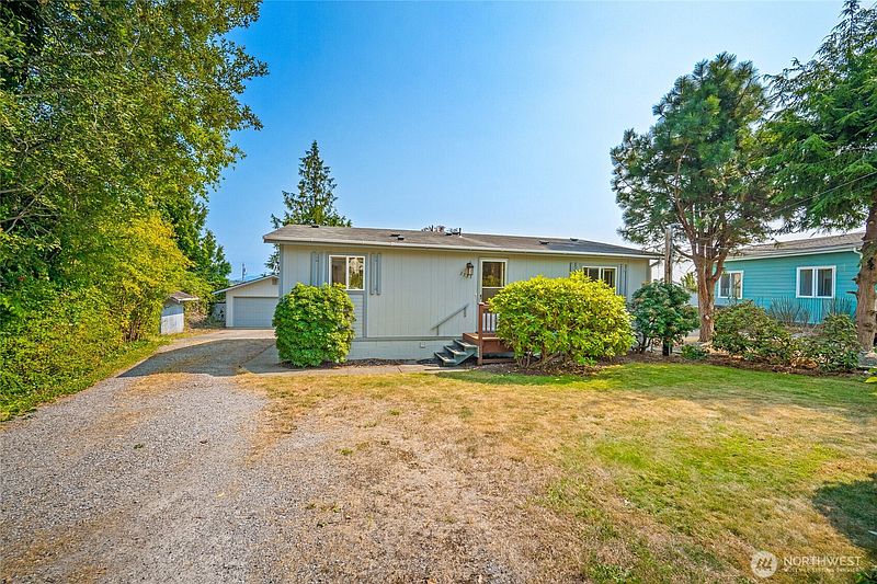 2nd image of 3735 Cyprus Way
