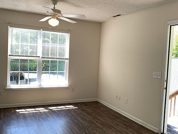 3rd image of 2133 Yaupon Dr