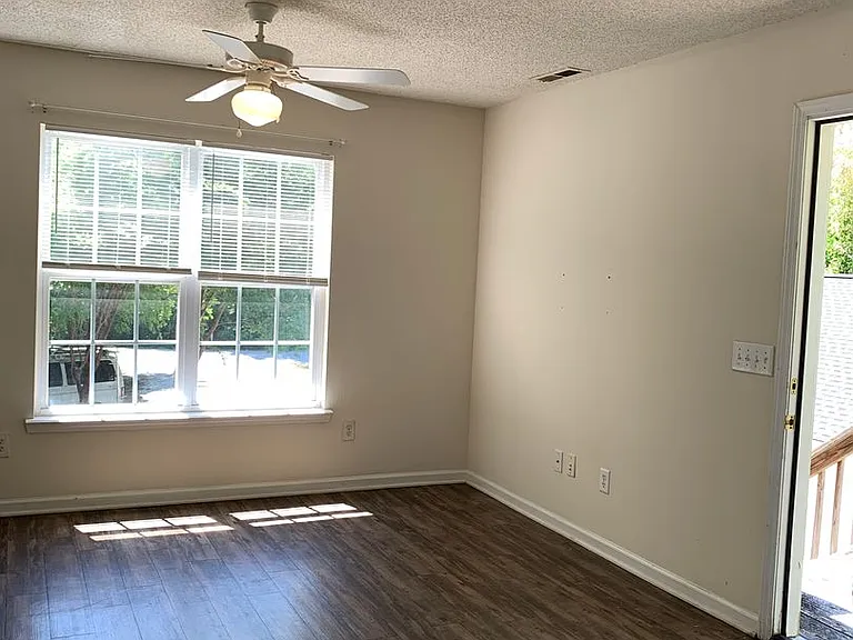 2133 Yaupon Dr — Photo 3